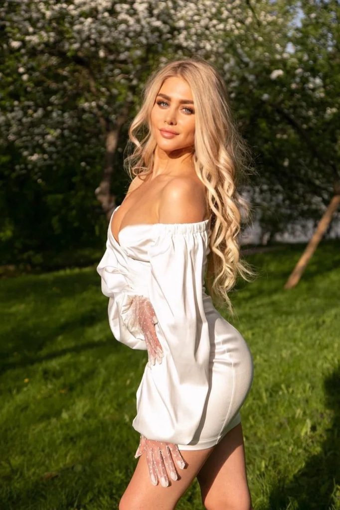 Ночной эскорт от Джули в Питере