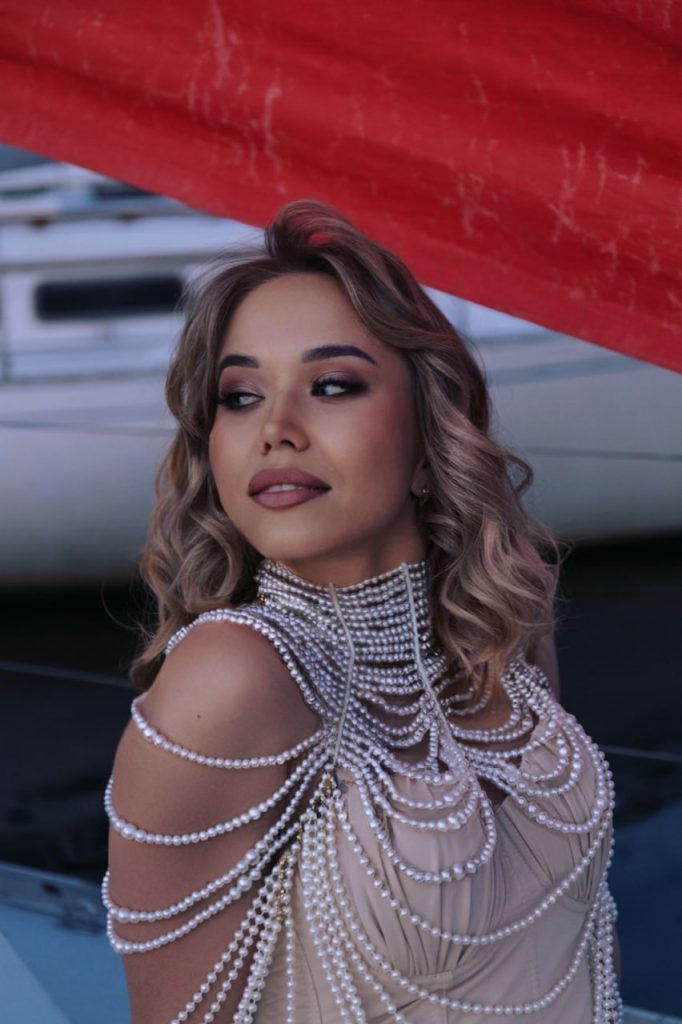 вип эскорт от  Аврора в Питере