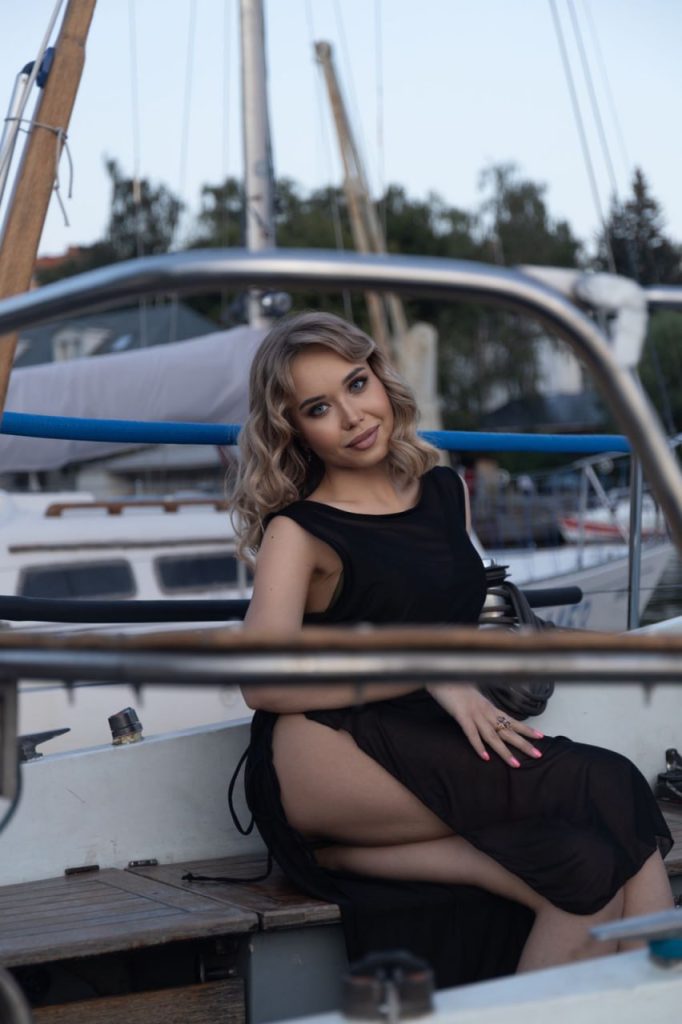 Лучшие эскорт услуги от Аврора в Питере