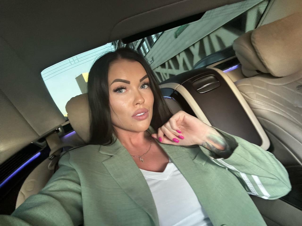 VIP эскорт от Каролина Питер