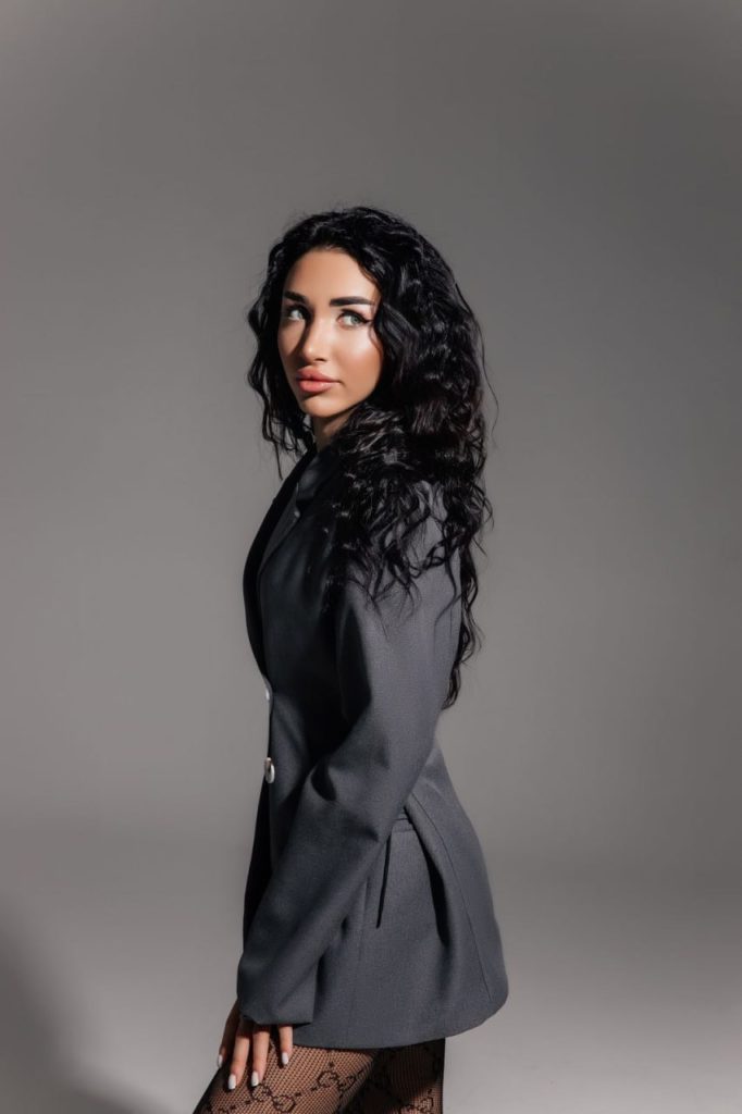 VIP эскорт от Дина работает в Питере