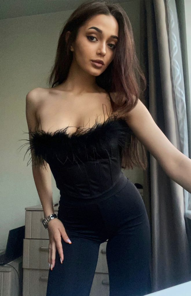 вип эскорт от  Аполинария в Питере